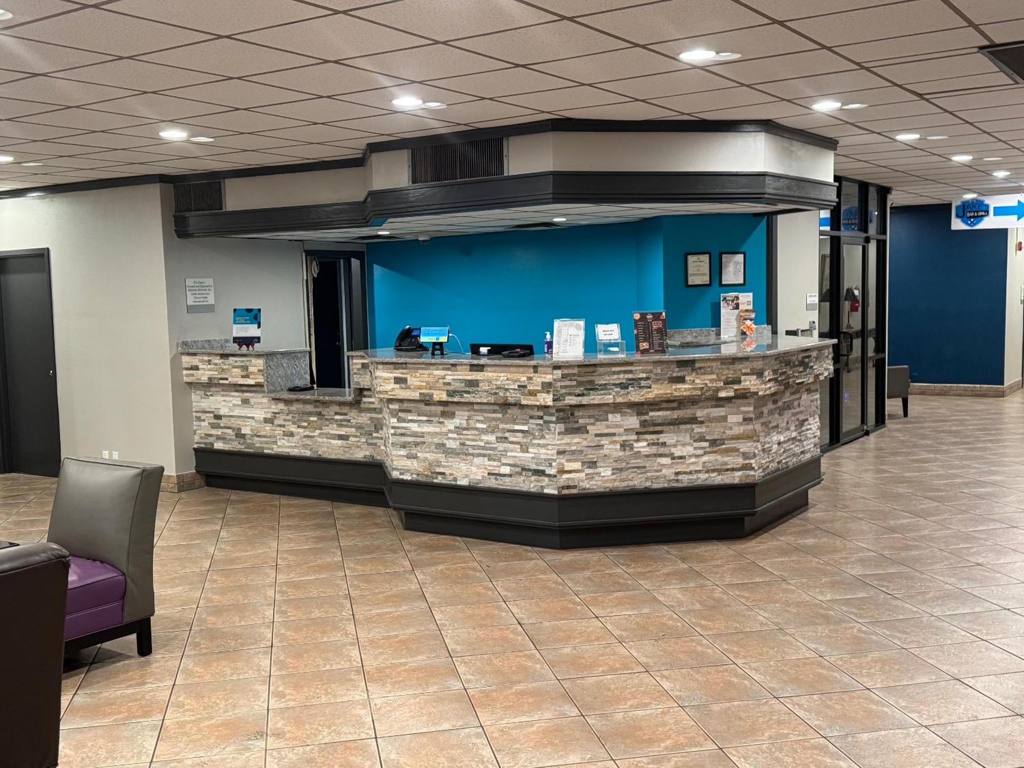 Clarion Inn & Suites Dothan South Eksteriør bilde