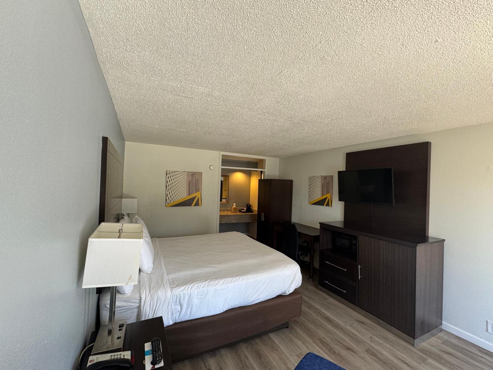 Clarion Inn & Suites Dothan South Eksteriør bilde