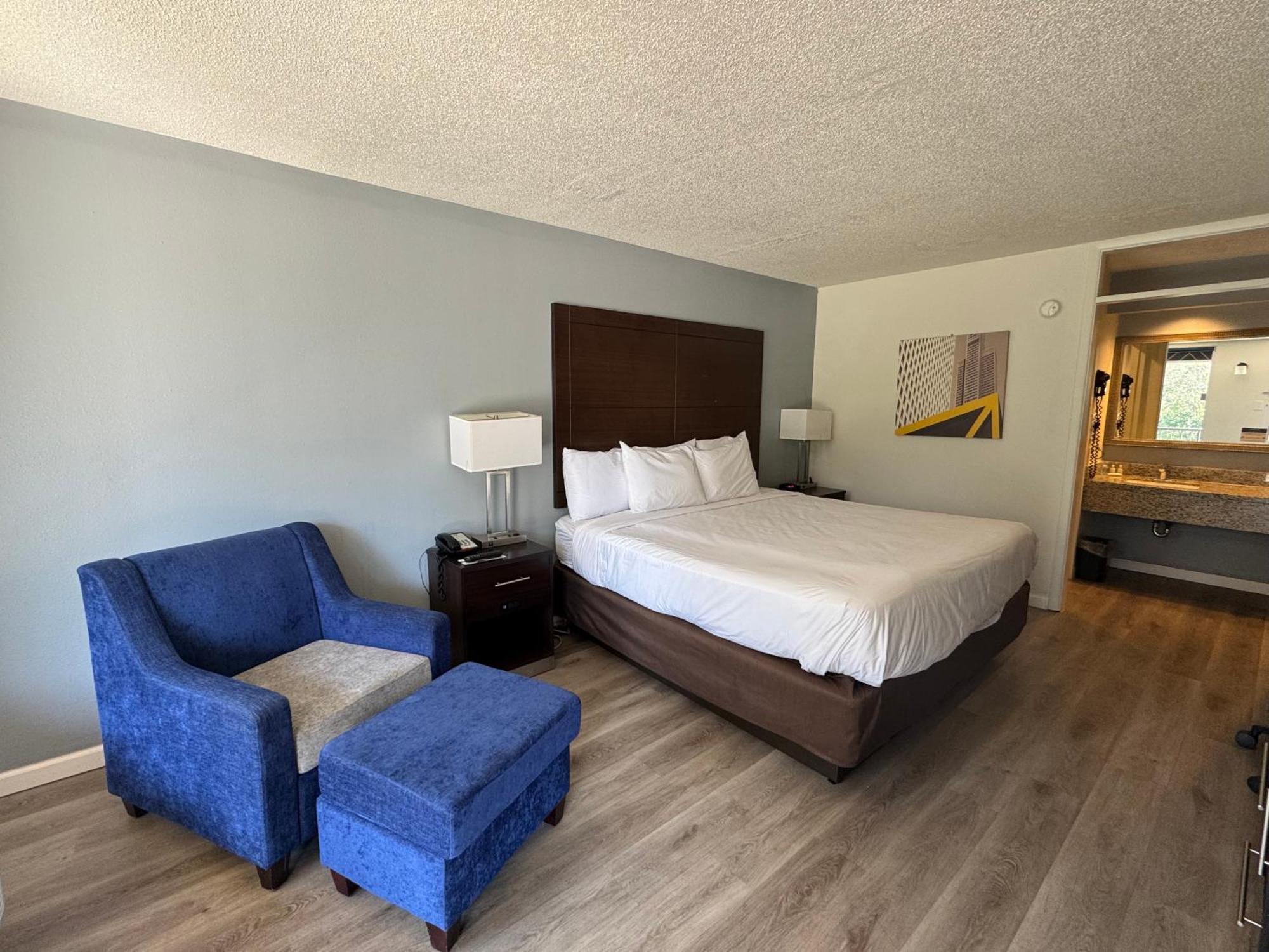 Clarion Inn & Suites Dothan South Eksteriør bilde